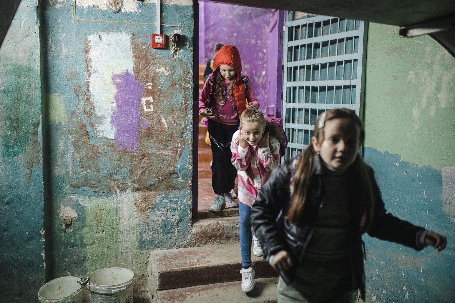 Украинцев могут не пускать в школьные укрытия во время тревоги: в чем причина